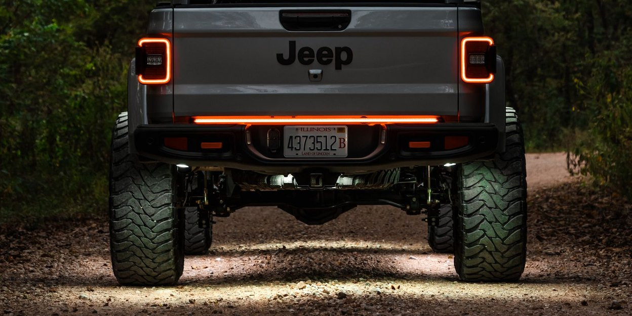 jeep-gladiator-tailgate-light-bar-banner