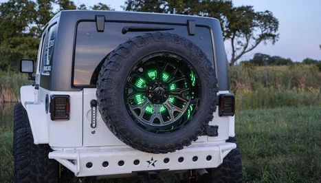 jeep-spare-tire-brake-light-thumb